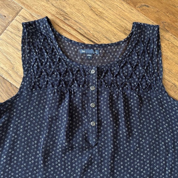 Gap Navy Blue White Circle Pattern Sleeveless Lightweight Top Women's Size M - Picture 4 of 7